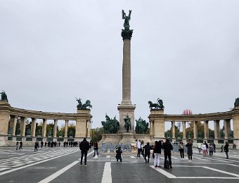 Hero's Square